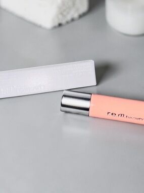 r.e.m. beauty Peach Lip Gloss